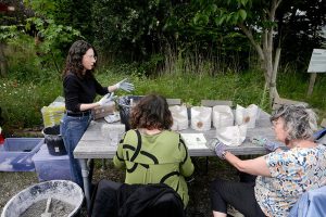 Deniz geeft de workshop Biobased Verbouwen.